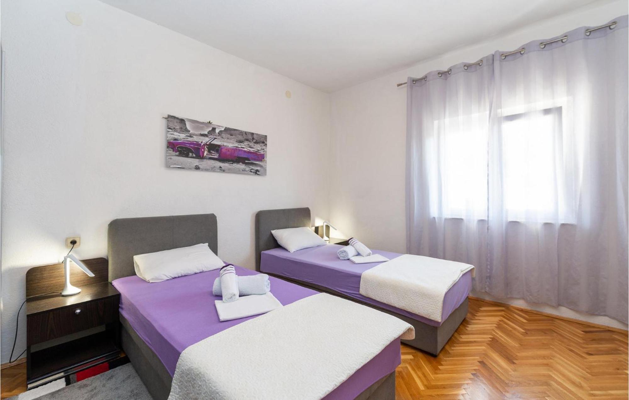 Lovely Apartment In Rovanjska With House Sea View Exterior photo