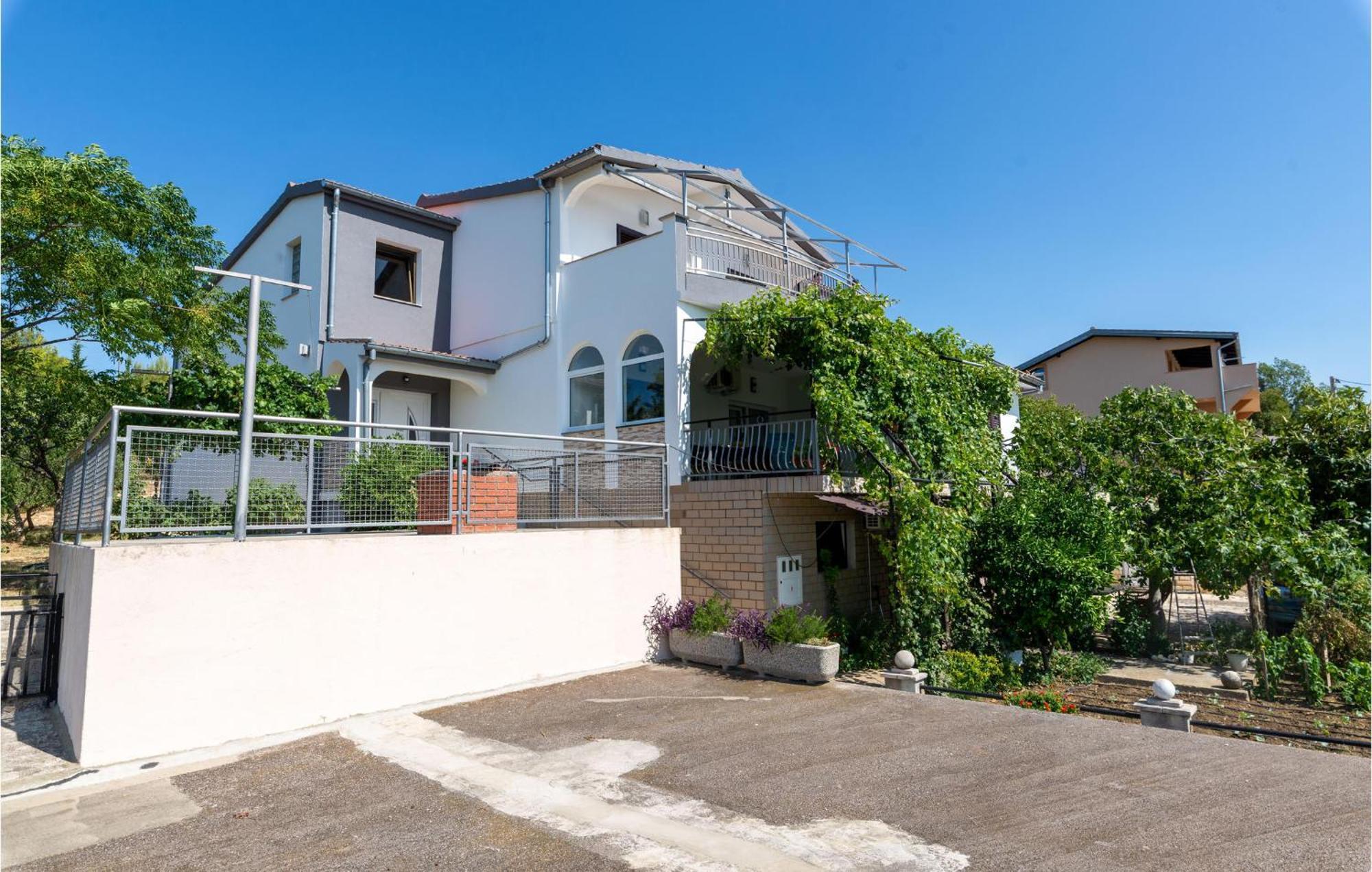 Lovely Apartment In Rovanjska With House Sea View Exterior photo