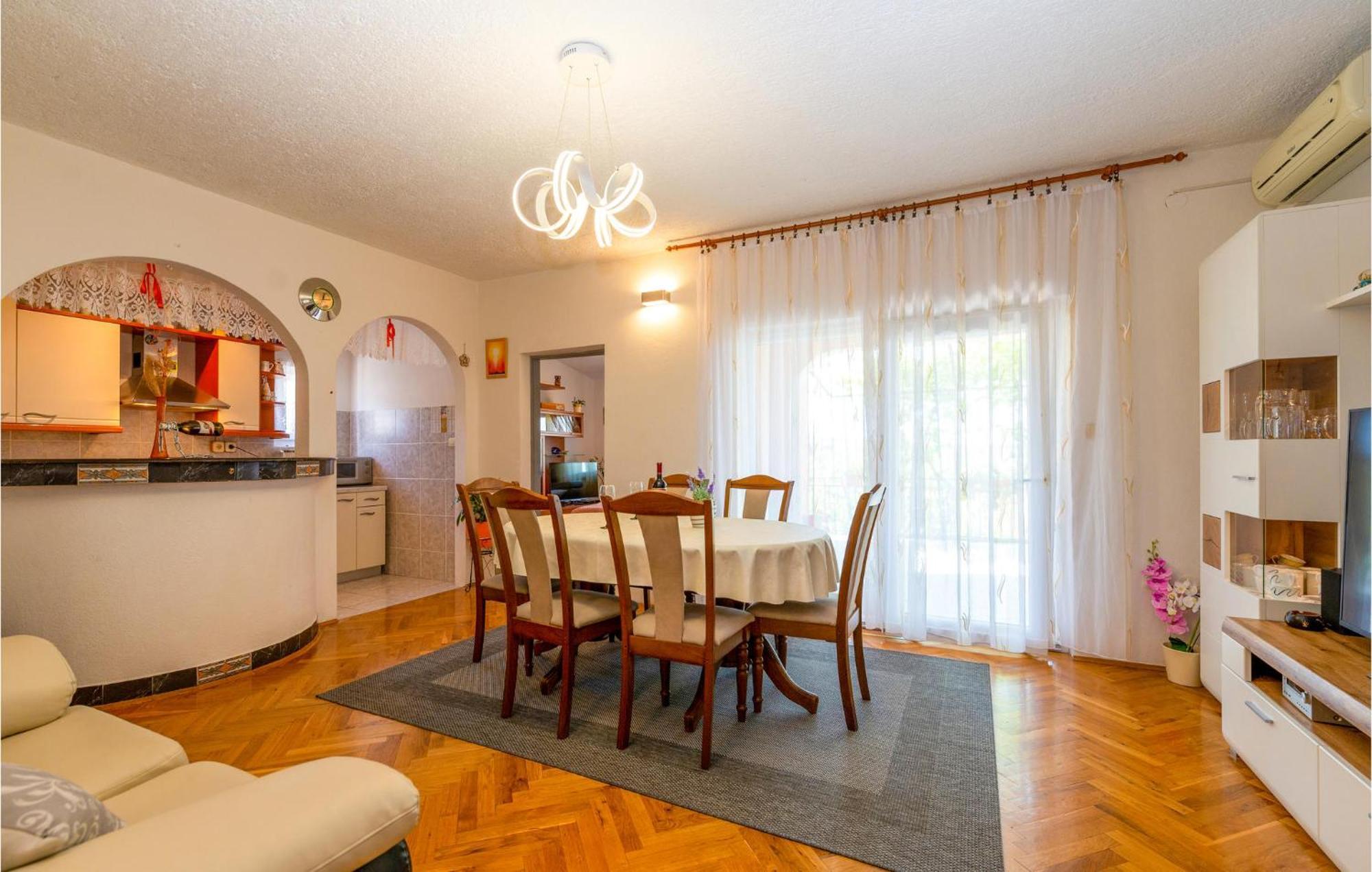 Lovely Apartment In Rovanjska With House Sea View Exterior photo