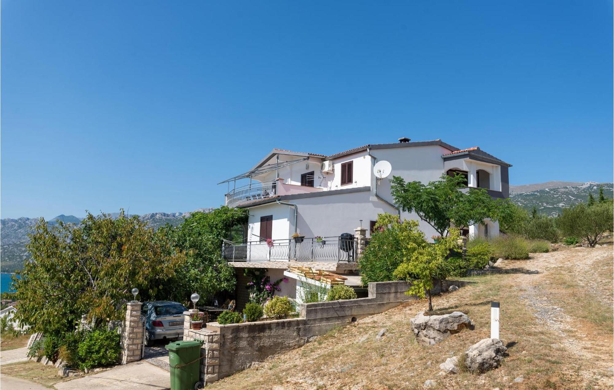 Lovely Apartment In Rovanjska With House Sea View Exterior photo